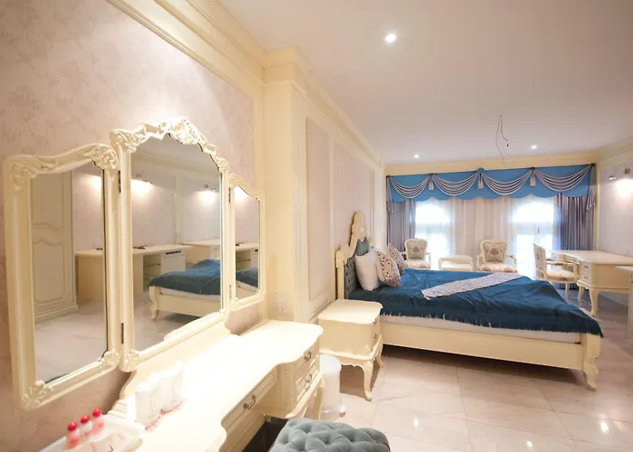 Siam Paradise Entertainment Complex Hotel