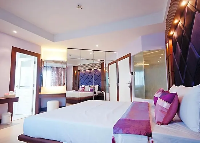 Siam Paradise Entertainment Complex Hotel